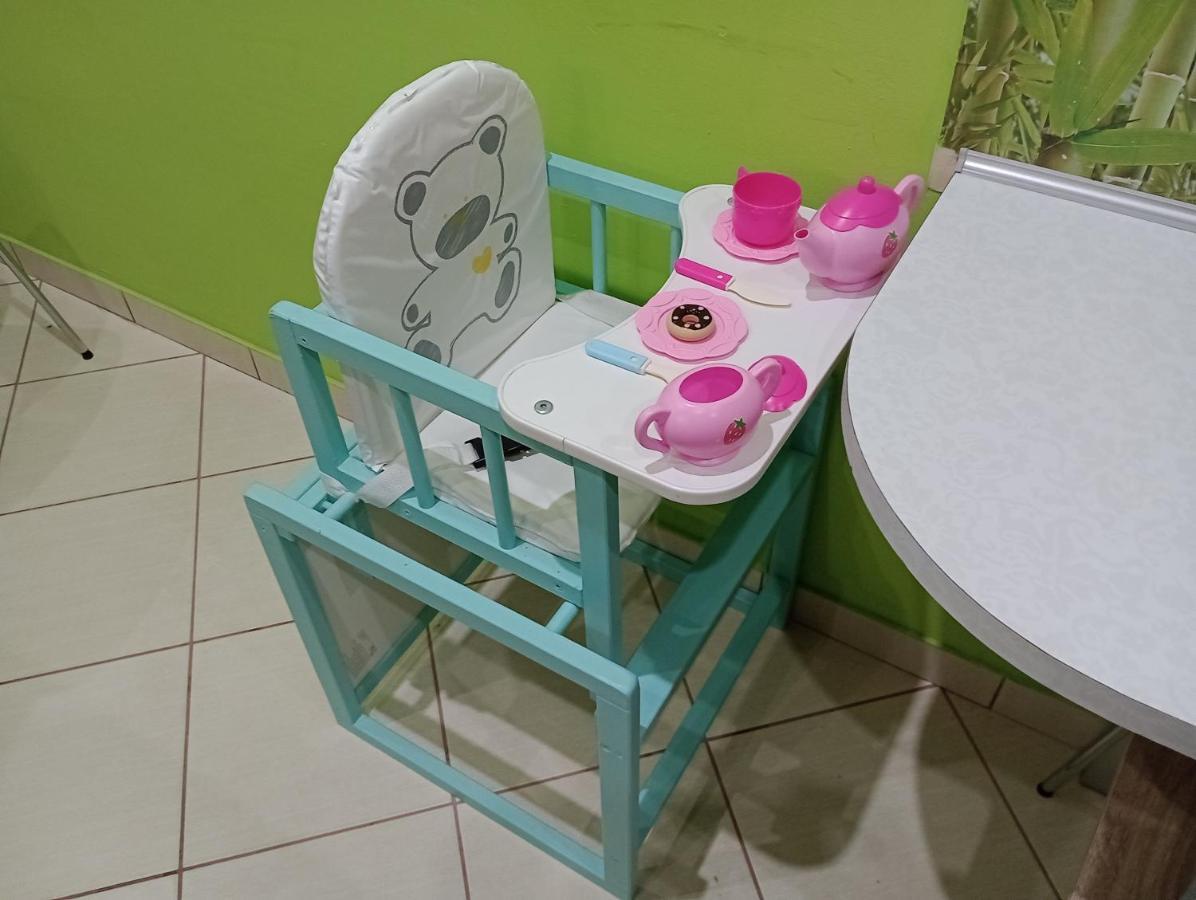 APARTAMENT VENGE -CAŁE MIESZKANIE 46m2 NA WYŁĄCZNOŚĆ - Z JEDNĄ SYPIALNIĄ I JEDNYM SYPIALNO-SALONEM -3 PIĘTRO BEZ WINDY- REZERWACJA BEZ KARTY KREDYTOWEJ-KLIMATYZACJA-NETFLIX-2 ŁÓŻECZKA DZIECIĘCE-ŚNIADANIE XXL 30zł Wrocław Exterior foto