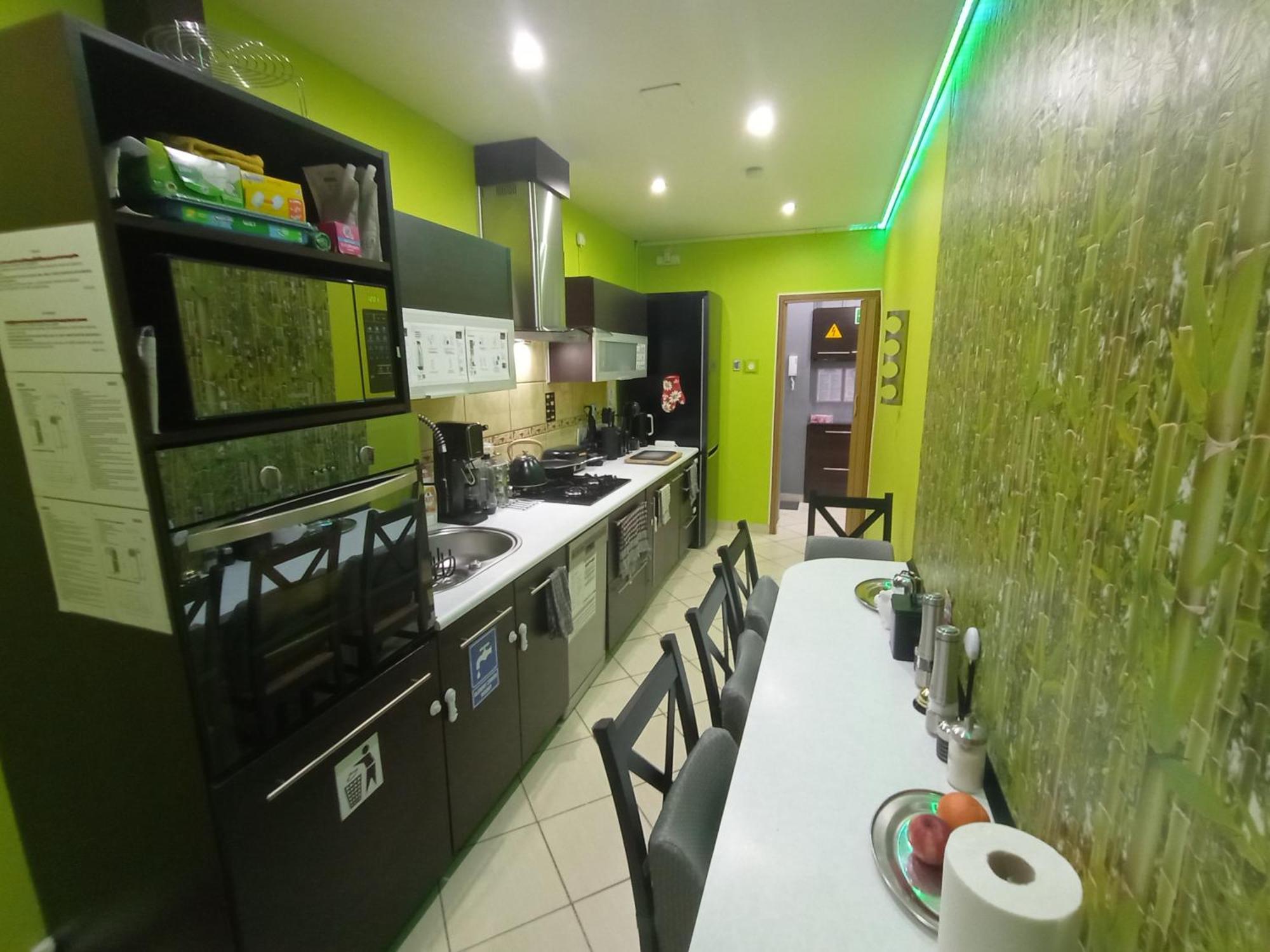 APARTAMENT VENGE -CAŁE MIESZKANIE 46m2 NA WYŁĄCZNOŚĆ - Z JEDNĄ SYPIALNIĄ I JEDNYM SYPIALNO-SALONEM -3 PIĘTRO BEZ WINDY- REZERWACJA BEZ KARTY KREDYTOWEJ-KLIMATYZACJA-NETFLIX-2 ŁÓŻECZKA DZIECIĘCE-ŚNIADANIE XXL 30zł Wrocław Exterior foto