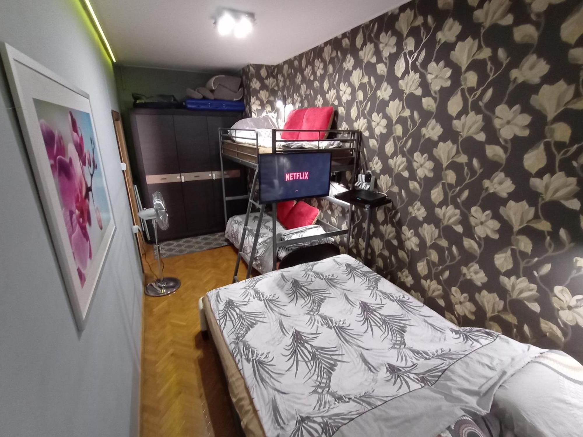APARTAMENT VENGE -CAŁE MIESZKANIE 46m2 NA WYŁĄCZNOŚĆ - Z JEDNĄ SYPIALNIĄ I JEDNYM SYPIALNO-SALONEM -3 PIĘTRO BEZ WINDY- REZERWACJA BEZ KARTY KREDYTOWEJ-KLIMATYZACJA-NETFLIX-2 ŁÓŻECZKA DZIECIĘCE-ŚNIADANIE XXL 30zł Wrocław Exterior foto