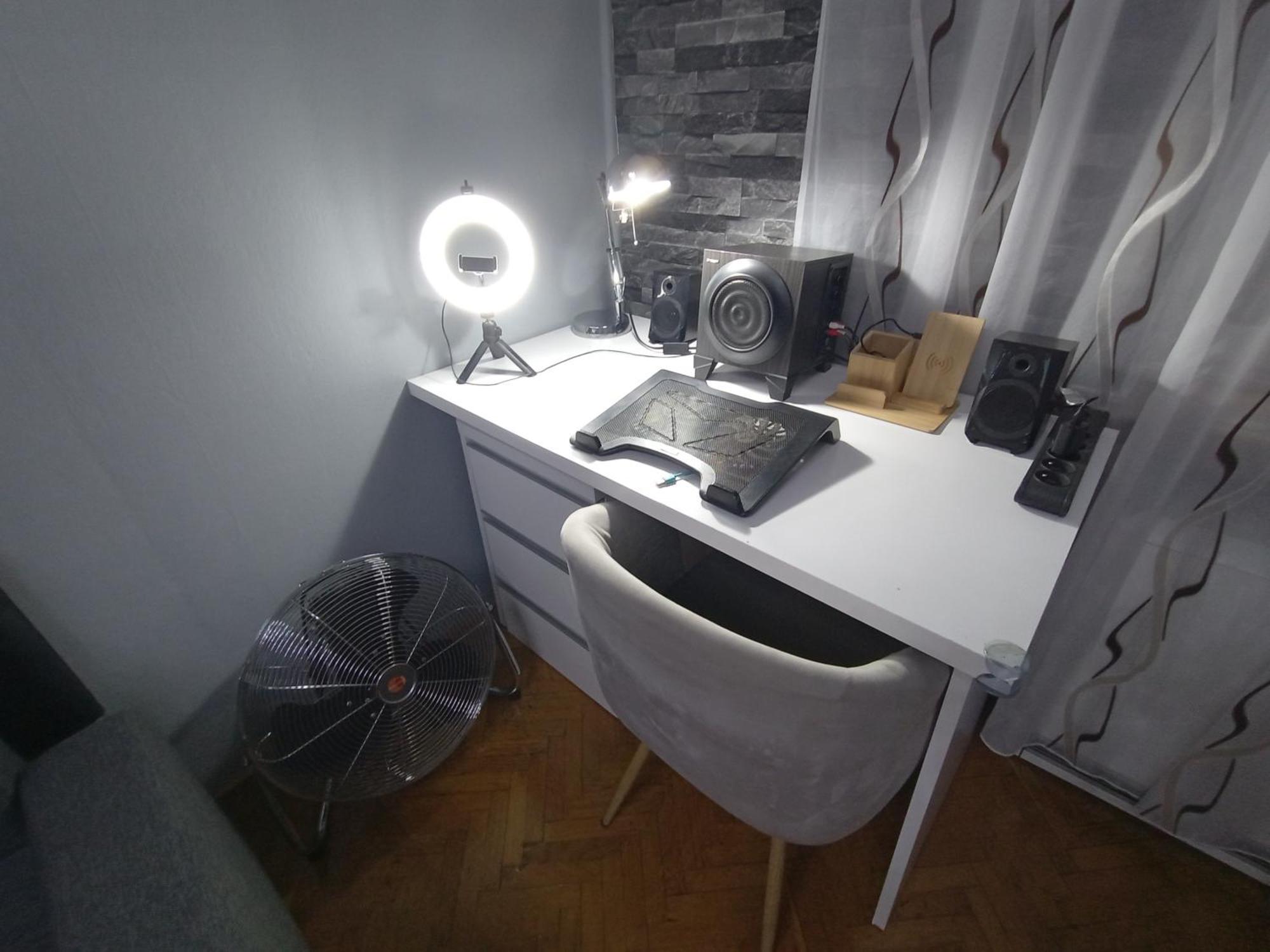 APARTAMENT VENGE -CAŁE MIESZKANIE 46m2 NA WYŁĄCZNOŚĆ - Z JEDNĄ SYPIALNIĄ I JEDNYM SYPIALNO-SALONEM -3 PIĘTRO BEZ WINDY- REZERWACJA BEZ KARTY KREDYTOWEJ-KLIMATYZACJA-NETFLIX-2 ŁÓŻECZKA DZIECIĘCE-ŚNIADANIE XXL 30zł Wrocław Exterior foto