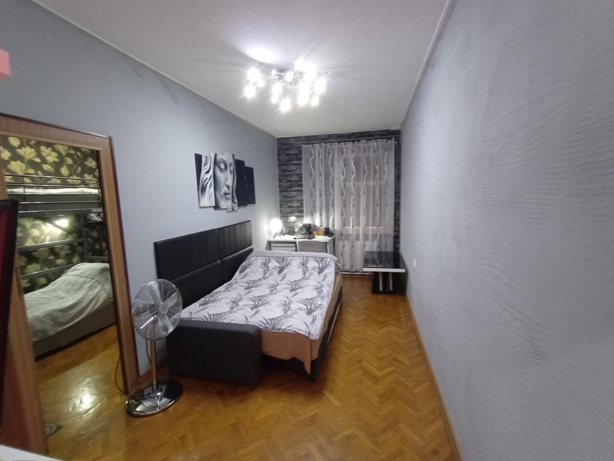 APARTAMENT VENGE -CAŁE MIESZKANIE 46m2 NA WYŁĄCZNOŚĆ - Z JEDNĄ SYPIALNIĄ I JEDNYM SYPIALNO-SALONEM -3 PIĘTRO BEZ WINDY- REZERWACJA BEZ KARTY KREDYTOWEJ-KLIMATYZACJA-NETFLIX-2 ŁÓŻECZKA DZIECIĘCE-ŚNIADANIE XXL 30zł Wrocław Exterior foto