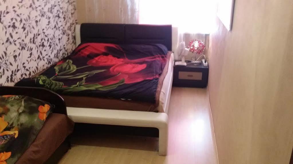 APARTAMENT VENGE -CAŁE MIESZKANIE 46m2 NA WYŁĄCZNOŚĆ - Z JEDNĄ SYPIALNIĄ I JEDNYM SYPIALNO-SALONEM -3 PIĘTRO BEZ WINDY- REZERWACJA BEZ KARTY KREDYTOWEJ-KLIMATYZACJA-NETFLIX-2 ŁÓŻECZKA DZIECIĘCE-ŚNIADANIE XXL 30zł Wrocław Exterior foto