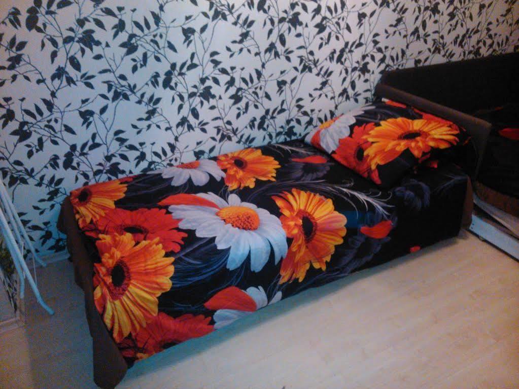 APARTAMENT VENGE -CAŁE MIESZKANIE 46m2 NA WYŁĄCZNOŚĆ - Z JEDNĄ SYPIALNIĄ I JEDNYM SYPIALNO-SALONEM -3 PIĘTRO BEZ WINDY- REZERWACJA BEZ KARTY KREDYTOWEJ-KLIMATYZACJA-NETFLIX-2 ŁÓŻECZKA DZIECIĘCE-ŚNIADANIE XXL 30zł Wrocław Exterior foto